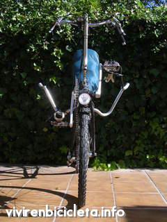 La bicicleta Anacleta con dos manillares